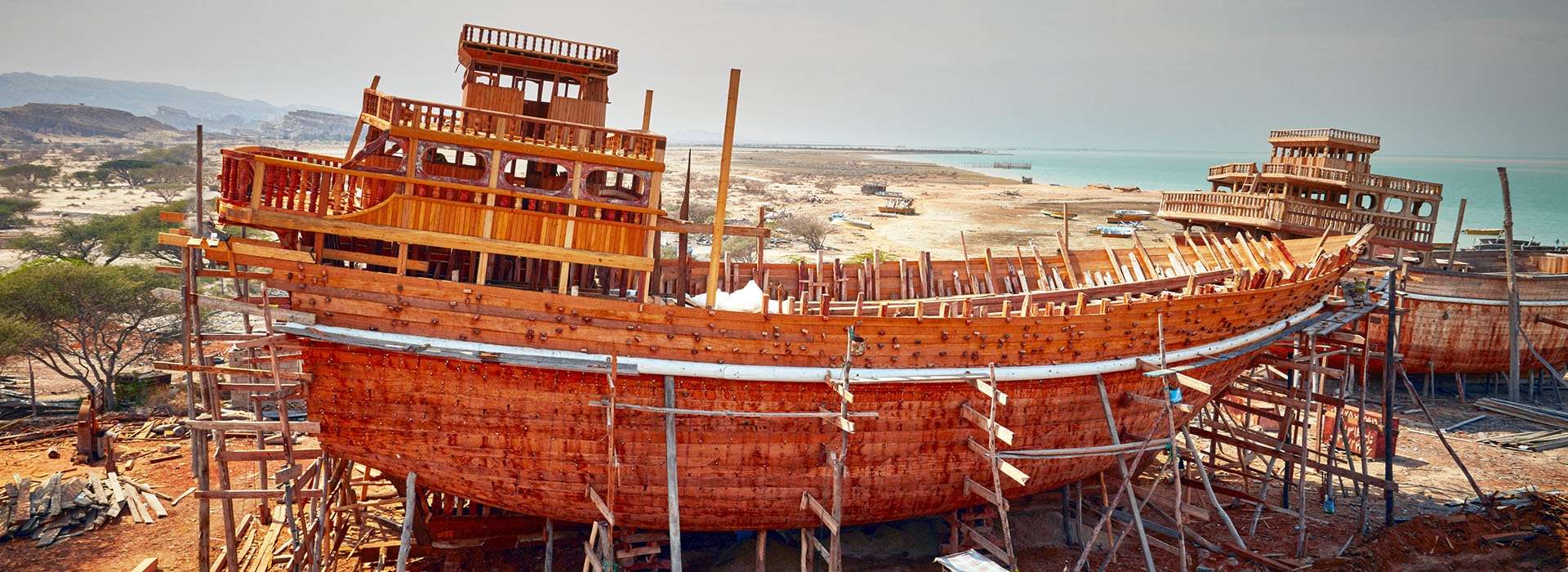 Chantier naval traditionnel de bateaux Lenj
